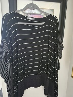 Akembika Black & White Striped Women's Tunic Sz M oversized